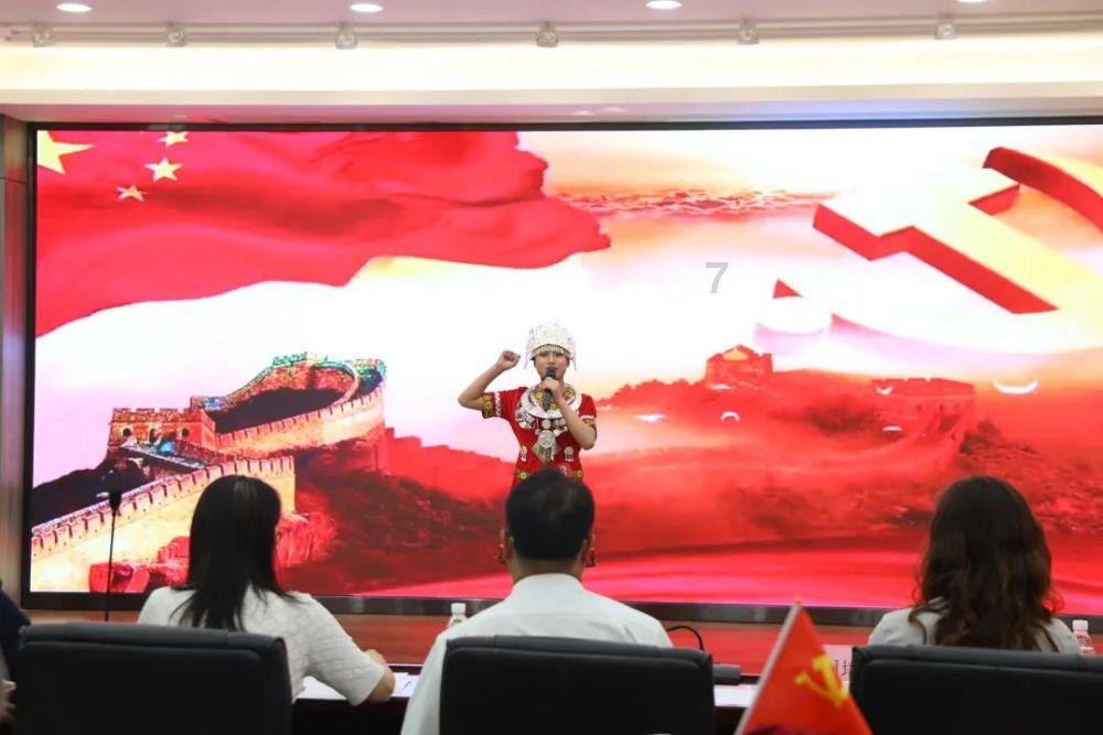 兴隆镇开展关爱老年人普法宣传活动