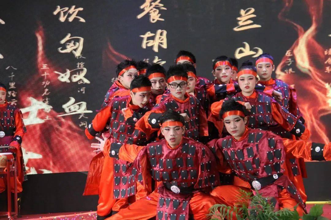 逃离幽灵之林