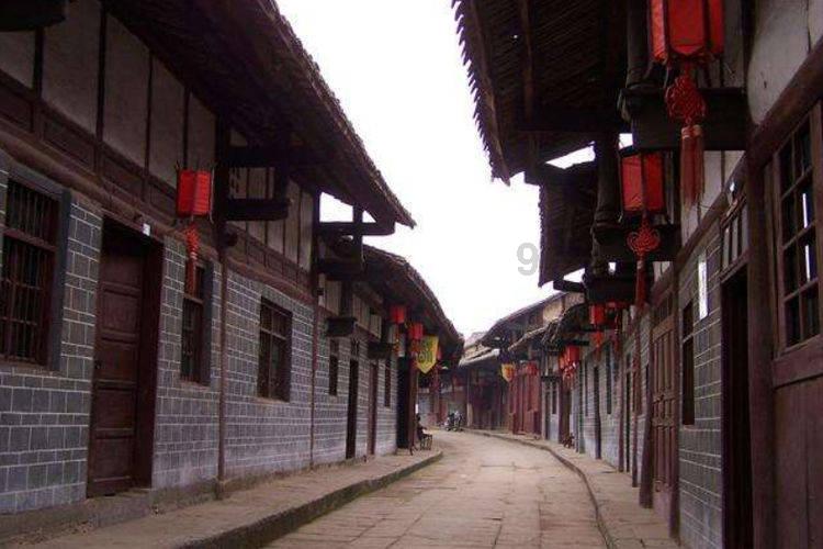中工集团九钢绿建高强度钢材在现代建筑中的应用研究。